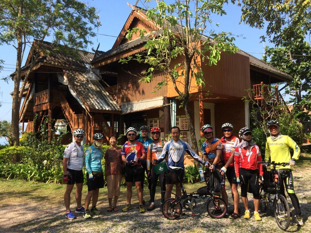 Ruen Thai Rim Haad Thang Kwian Buitenkant foto