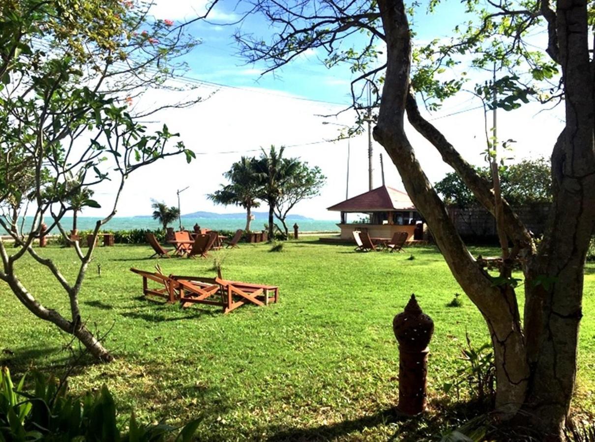 Ruen Thai Rim Haad Thang Kwian Buitenkant foto