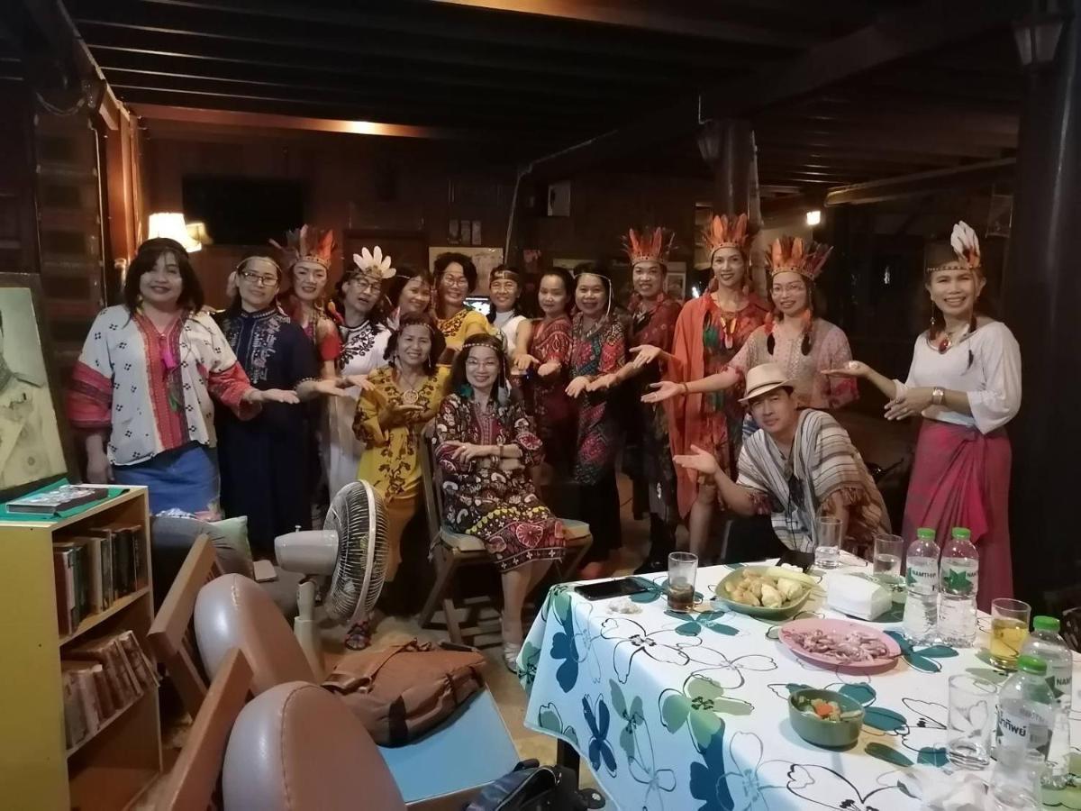 Ruen Thai Rim Haad Thang Kwian Buitenkant foto