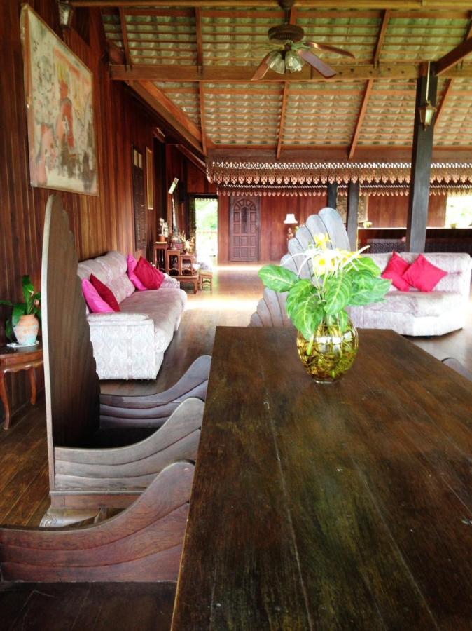 Ruen Thai Rim Haad Thang Kwian Buitenkant foto