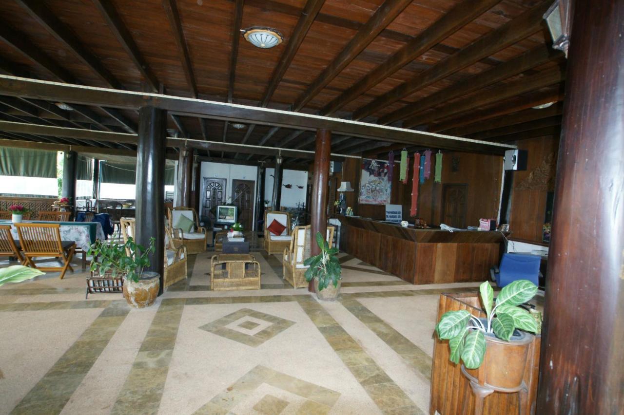 Ruen Thai Rim Haad Thang Kwian Buitenkant foto