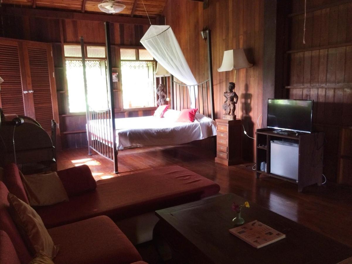 Ruen Thai Rim Haad Thang Kwian Buitenkant foto