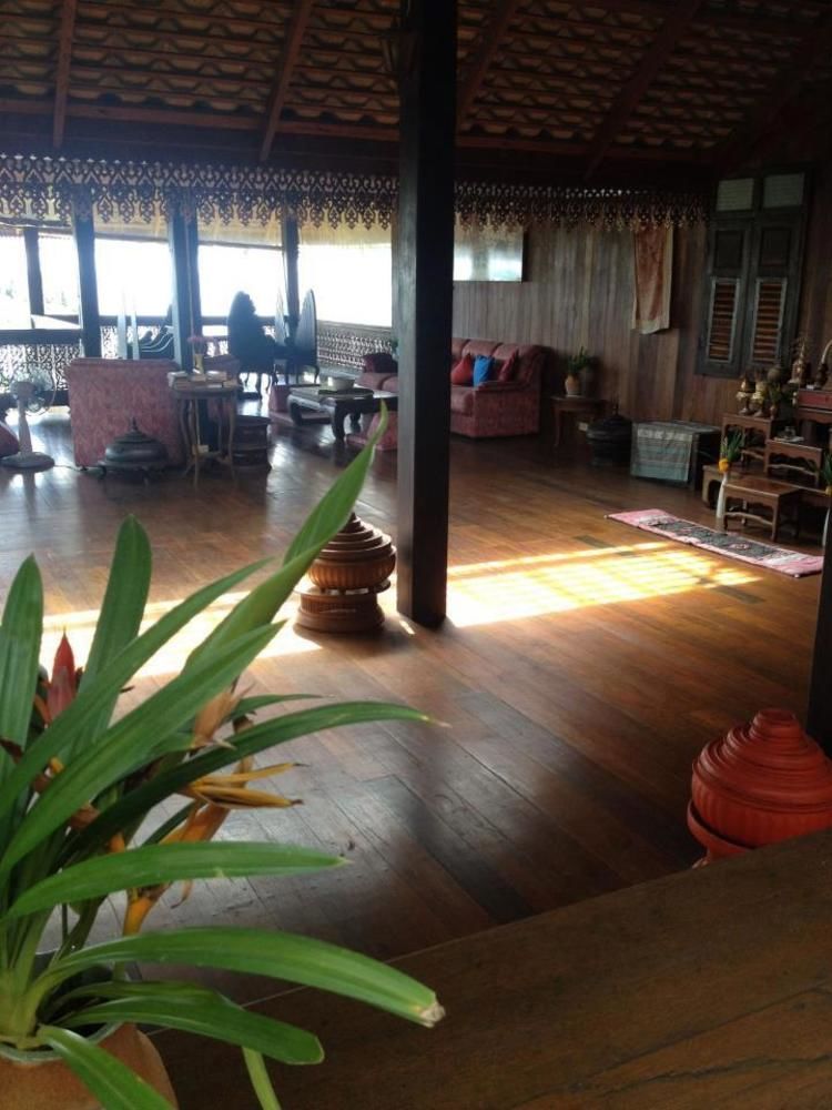 Ruen Thai Rim Haad Thang Kwian Buitenkant foto