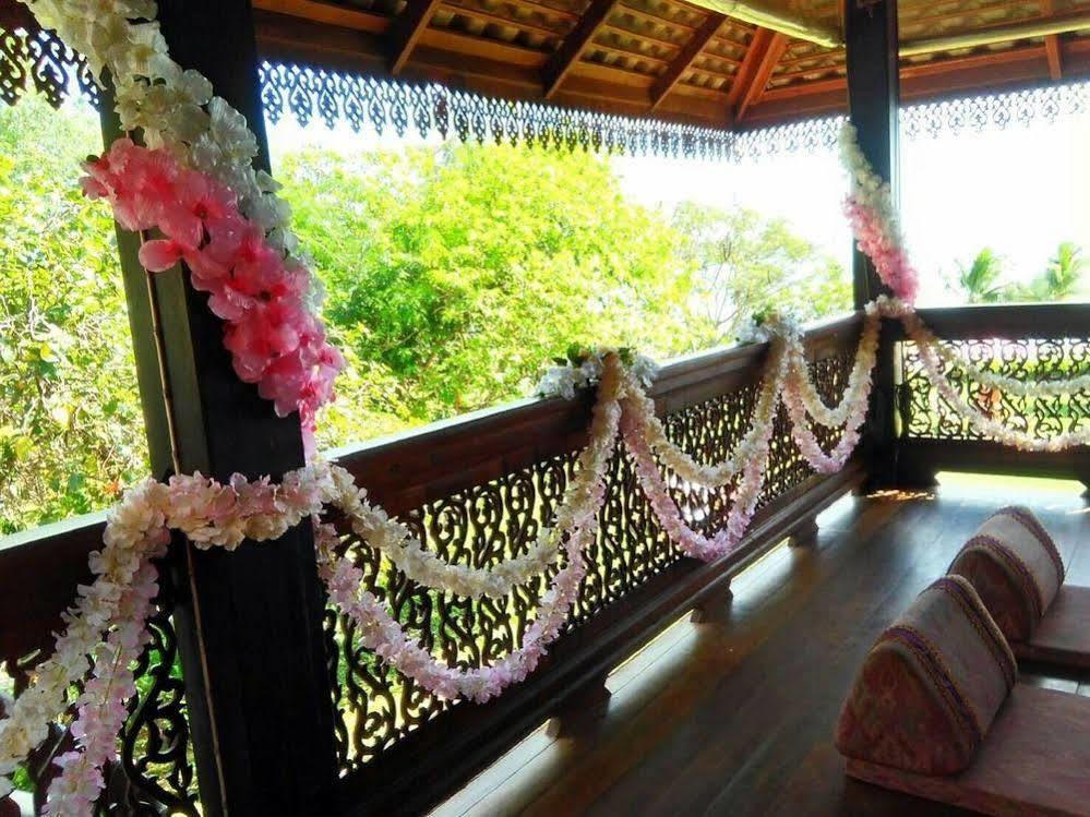 Ruen Thai Rim Haad Thang Kwian Buitenkant foto